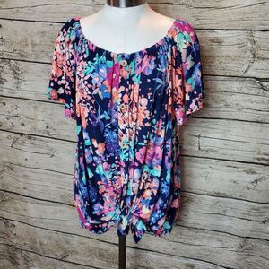 1 4 3 Story Fancy Floral  Size Large NWT